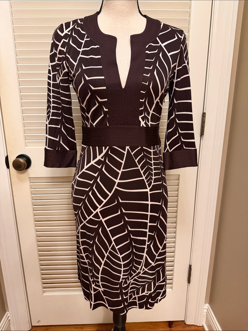 Tory Burch Brown and White Printed Midi Sheath Dress, Size XSmall, EUC